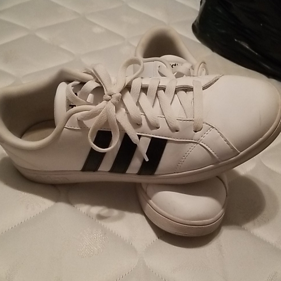 Adidas Grand Court sneakers - Picture 2 of 3